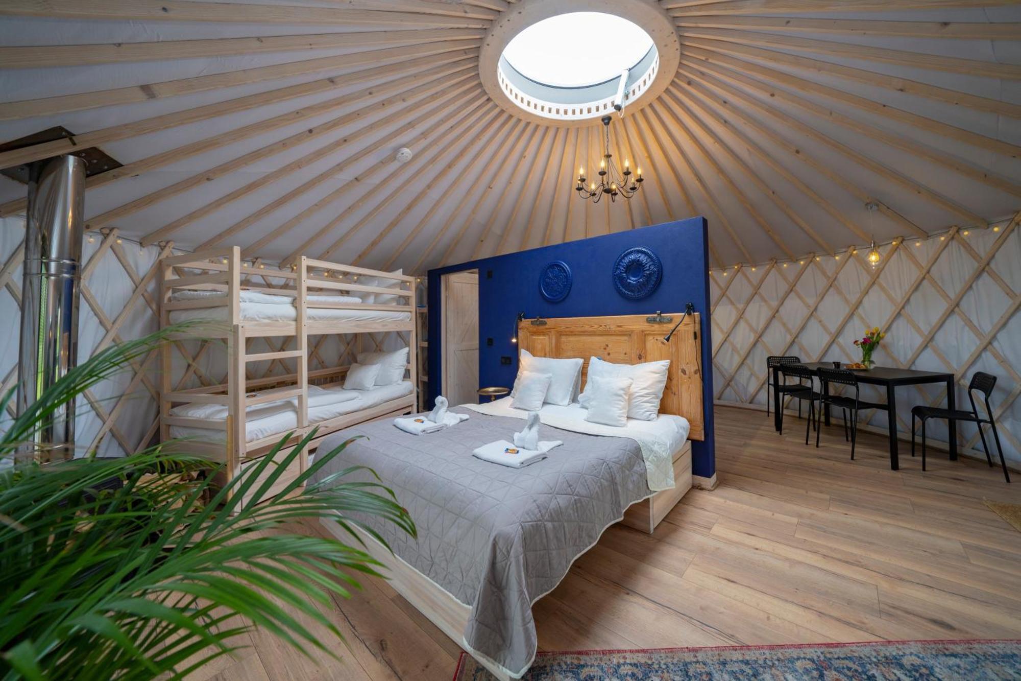 Dom W Domu - Izera Glamping Bed & Breakfast Gajowka  Rom bilde