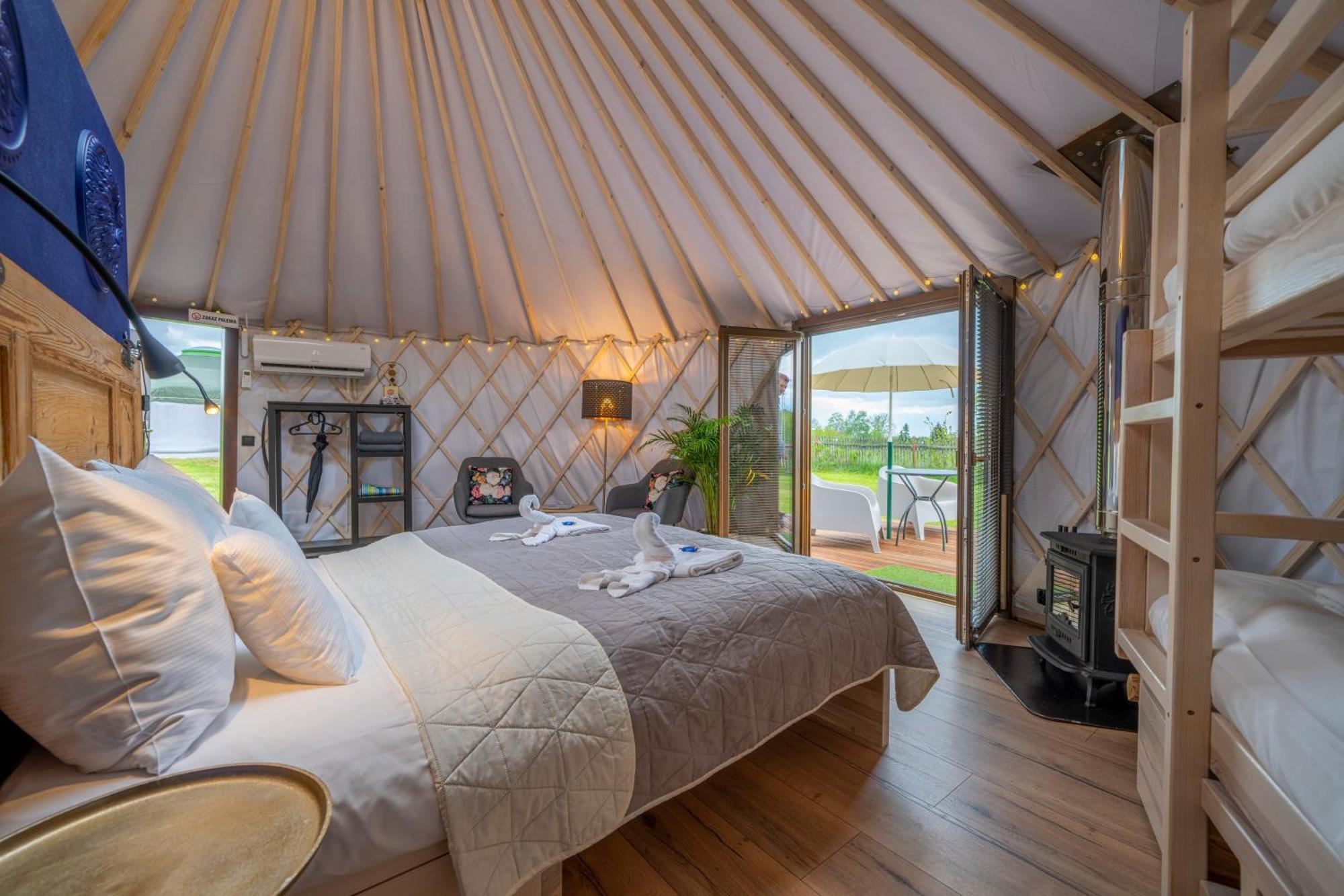 Dom W Domu - Izera Glamping Bed & Breakfast Gajowka  Rom bilde