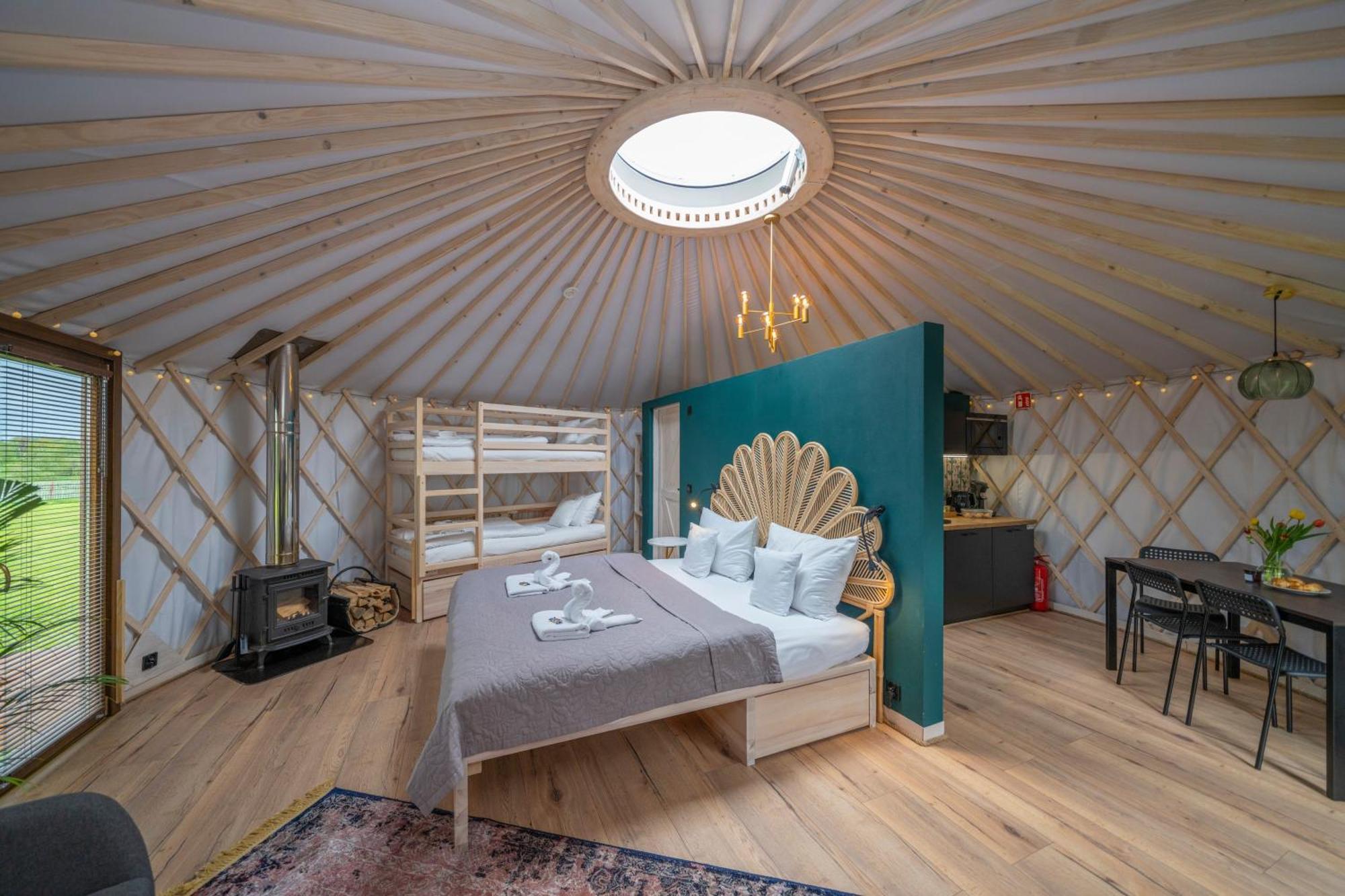 Dom W Domu - Izera Glamping Bed & Breakfast Gajowka  Rom bilde
