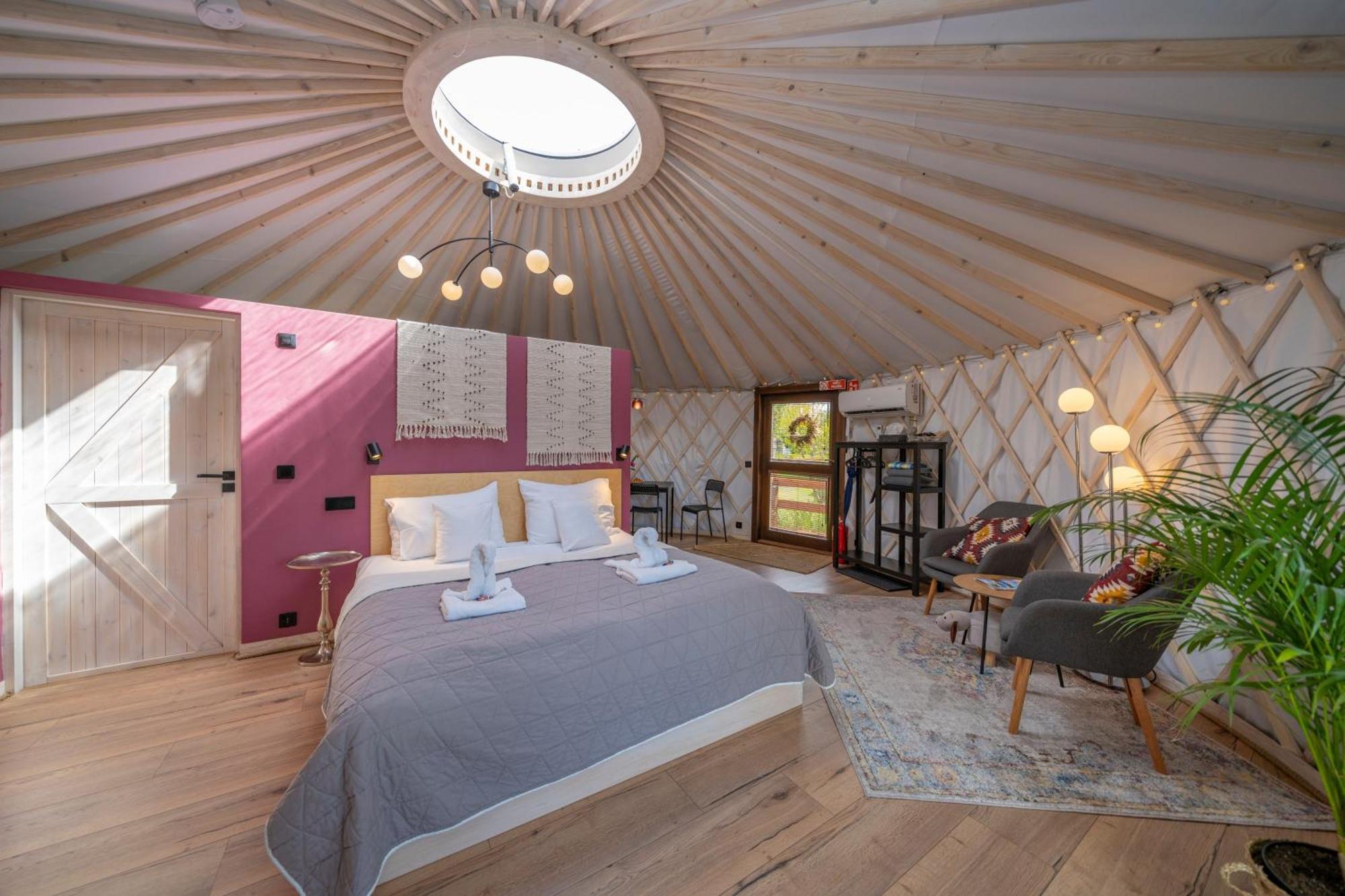 Dom W Domu - Izera Glamping Bed & Breakfast Gajowka  Rom bilde